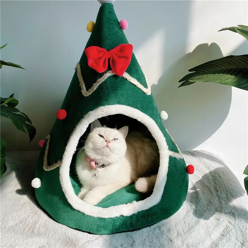 Niche sapin de Noël en peluche pour chat