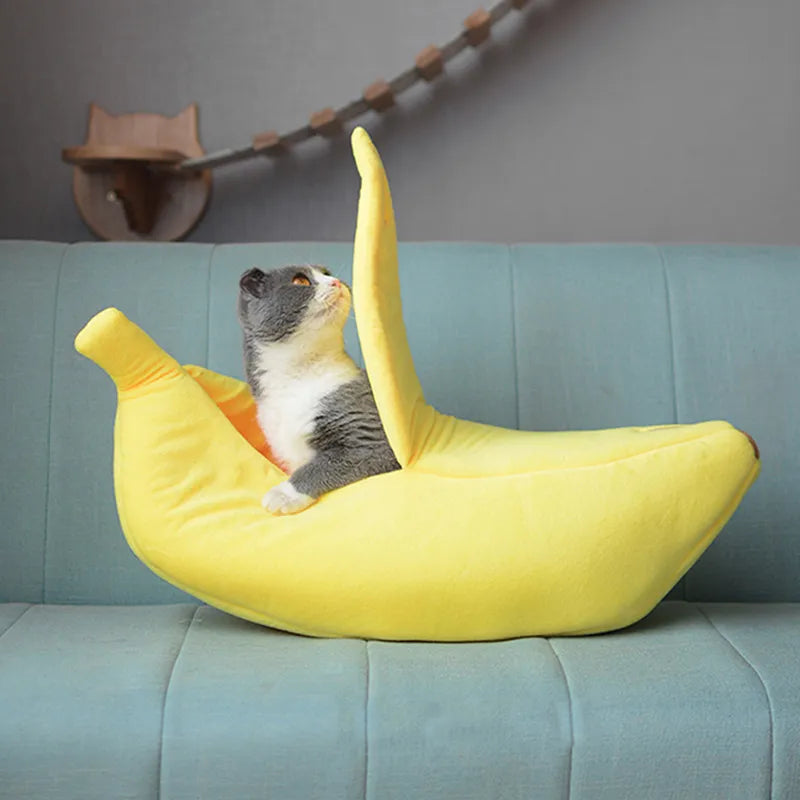 Peeled banana kennel for cats